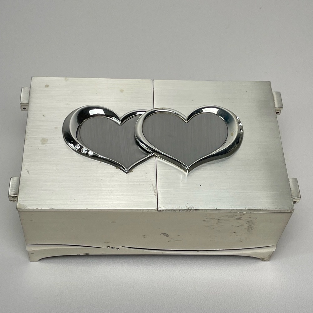 Things Remembered Crystallized with swarovski silver played trinket box heart